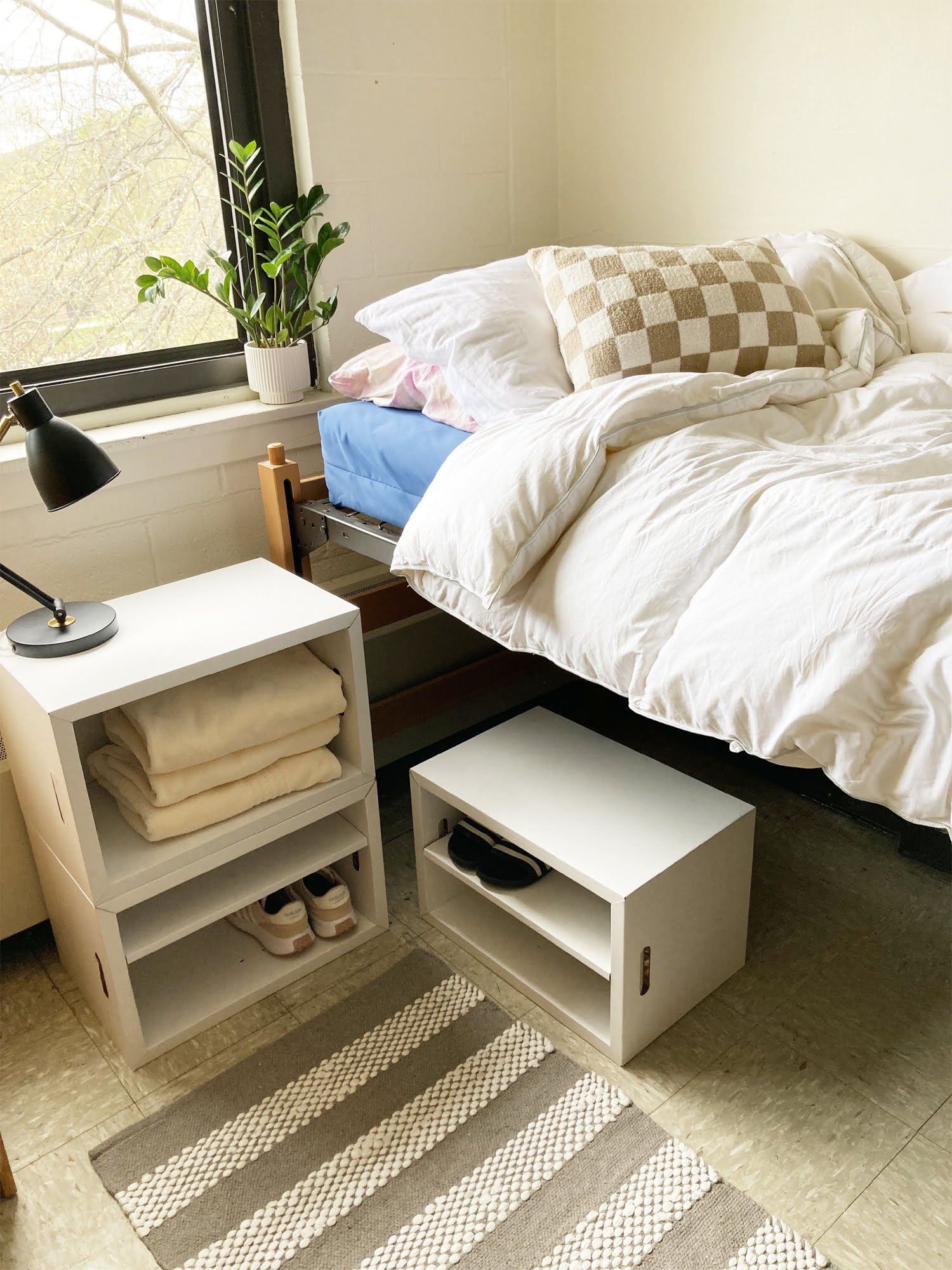dorm storage solution under bed