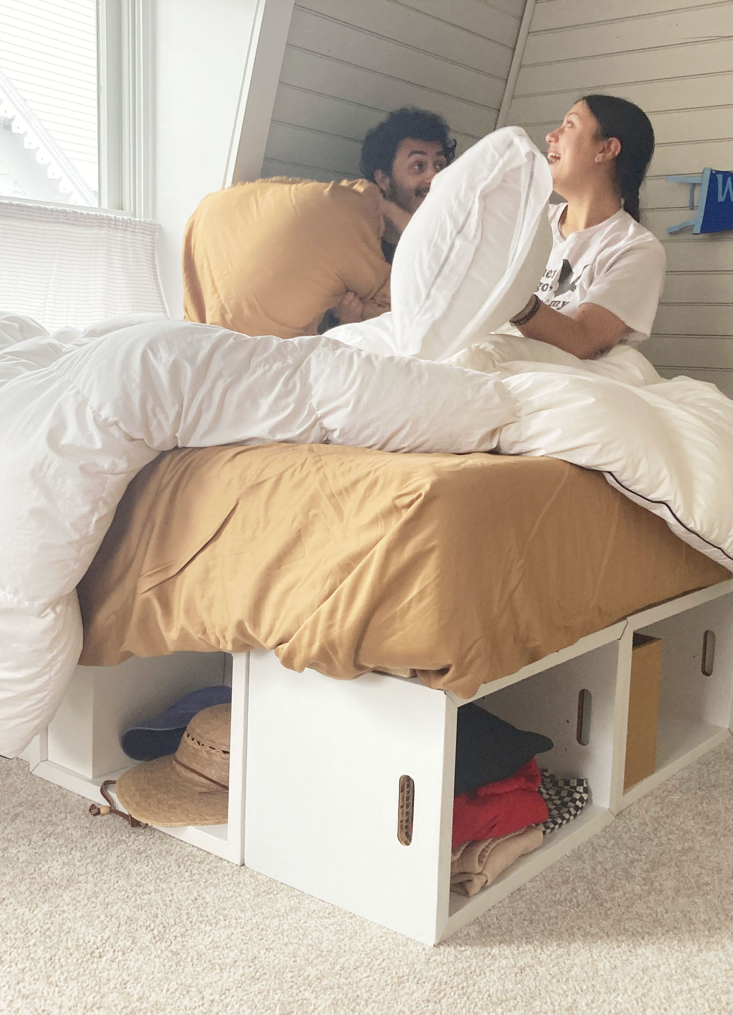 Muvo Box Bed